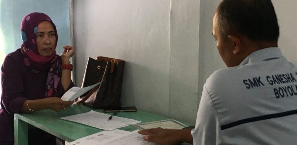 Pengambilan kartu Ujian Penilaian Sumatif Akhir Jenjang (PSAJ) kelas XII tahun Pelajaran 2022-2023