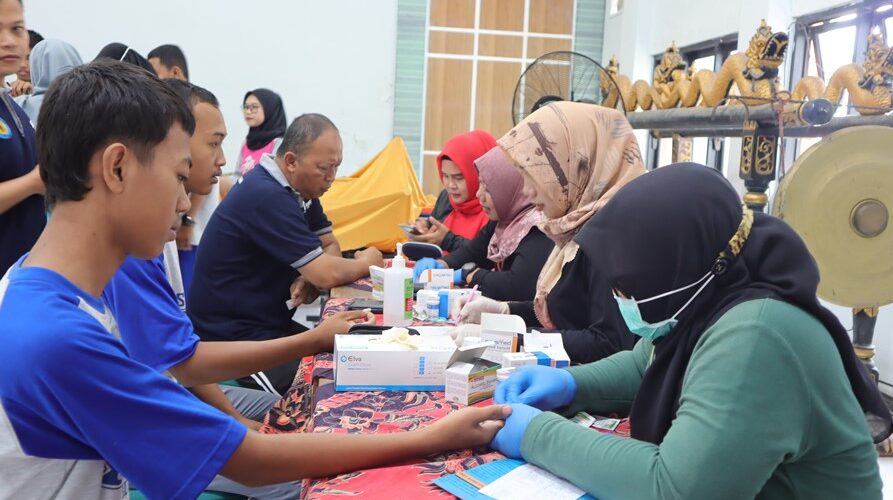 Program Kesehatan POSBINDU “Deteksi Dini Pemeriksaan Faktor Resiko PTM di SMK Ganesha Tama Boyolali”