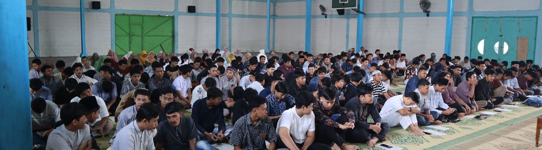 Do’a Bersama Kelas XII Dalam Menghadapi Ujian Kelulusan Do’a Bersama Kelas XII Dalam Menghadapi Ujian Kelulusan