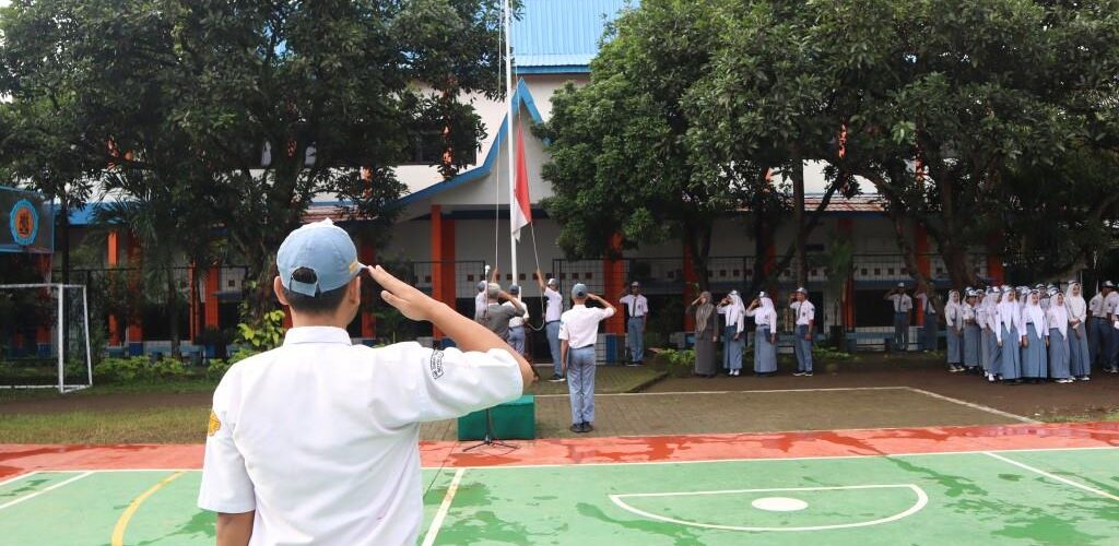 Upacara Bendera, Penyerahan Piala Lomba kejuaraan Pramuka Serta Pelantikan Pengurus OSIS Tahun 2024-2025